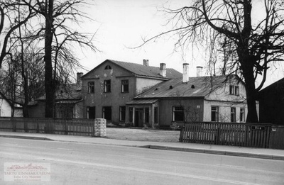 Riia 22. Tartu, 1998. Foto Aldo Luud.  similar photo