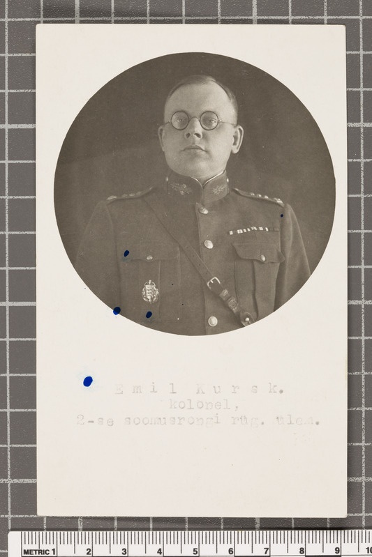 2. soomusrongi rügemendi ülem kolonel Emil Kursk