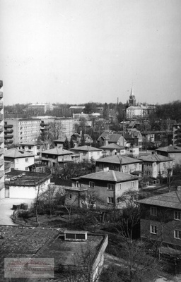 Roosi t ja Mäe t majad. Tartu, 1998. Foto Aldo Luud.  similar photo