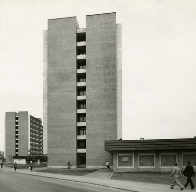 Tartu Ülikooli ühiselamud, vaade hoonetele küljelt. Arhitektid Raul-Levroit Kivi, Helmi Sakkov  duplicate photo