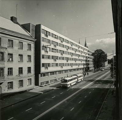 Kalatööstusliku merekooli ühiselamu Tallinnas Endla 12. Arhitekt Kalju Luts  similar photo