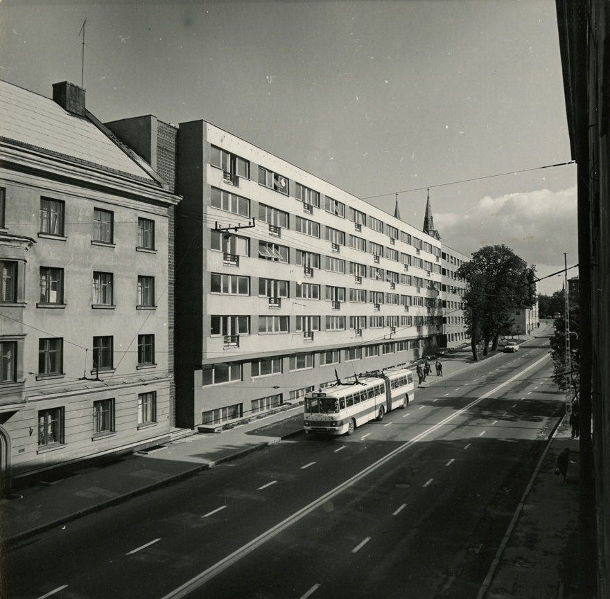Kalatööstusliku merekooli ühiselamu Tallinnas Endla 12. Arhitekt Kalju Luts