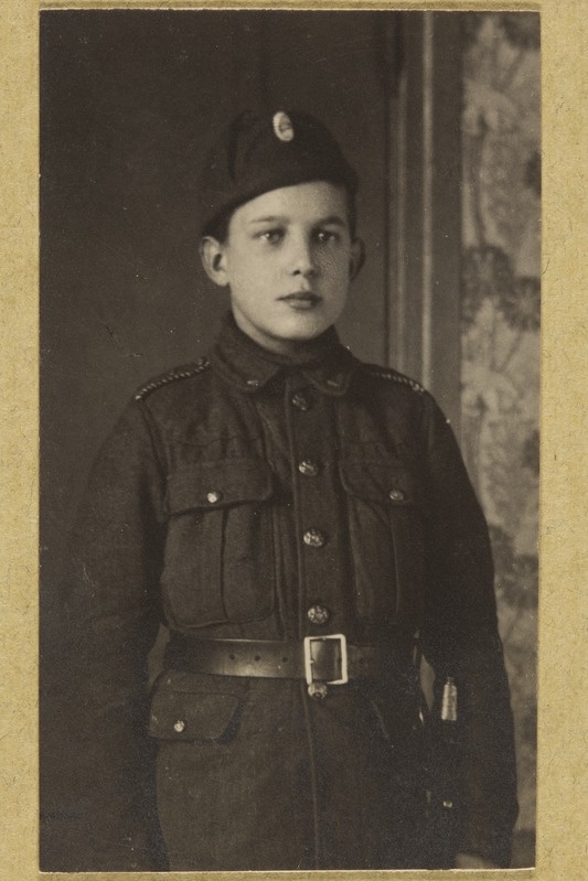 portreefoto, kapral Nikolai Leets.