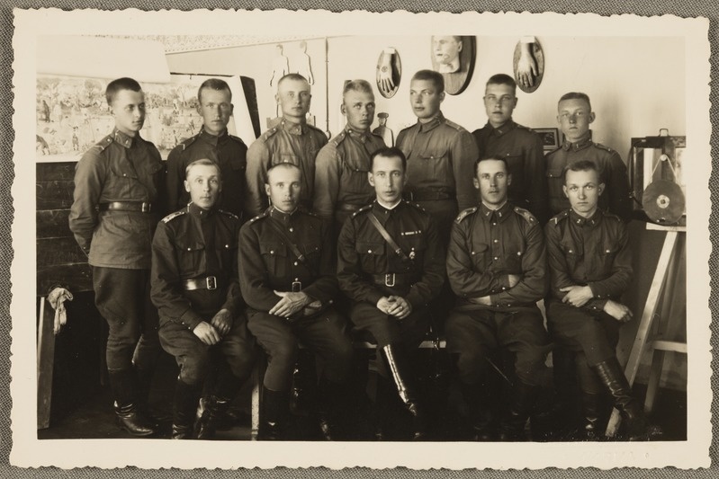 grupifoto, Sergei Leets gaasiinstruktorite kursusel koos teiste kaaslastega.