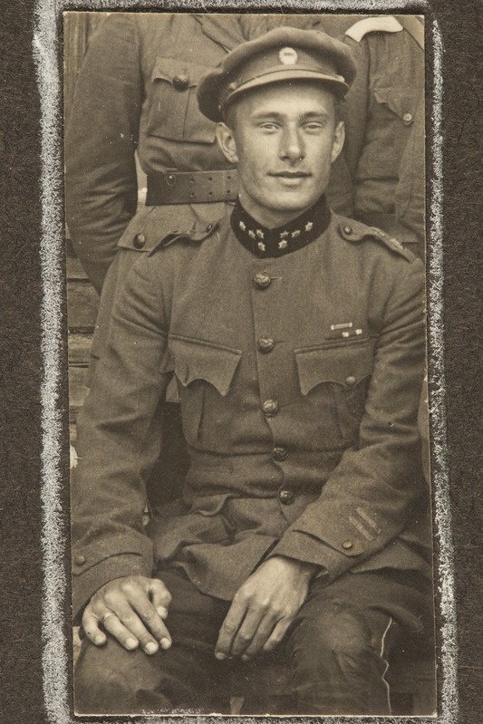 foto, kapten Georg Leets.