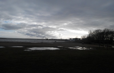 Kuressaare rand, taamal rannakohvik, rephoto