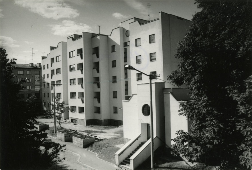 Elamu hoiukassaga Tallinnas Videviku 29, eestvaade. Arhitekt Heidi Karro