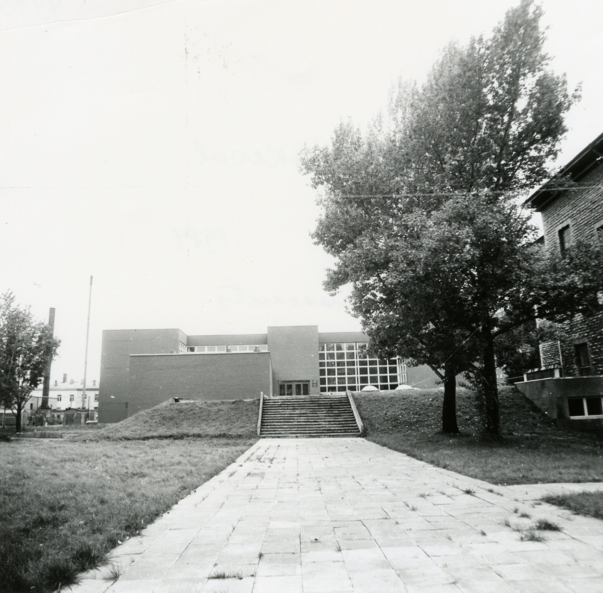 Endine Tallinna 24. kutsekeskkool, vaade siisepääsu suunas. Arhitekt Siiri Kasemets