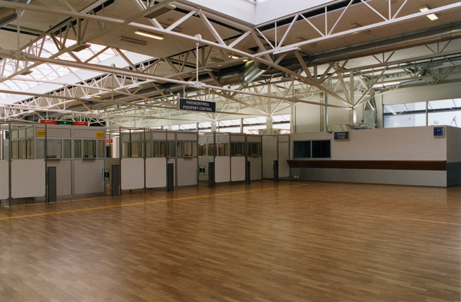 Tallinna reisisadama D-terminal, sisevaade passikontrollile. Arhitektid Irina Raud, Meelis Nurm