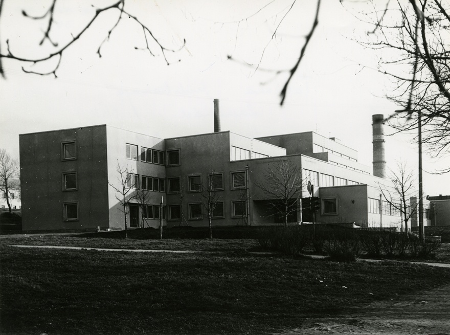 Miilitsamaja Tallinnas (lammutatud), külgvaade. Arhitektid Rein Heiduk, Mari-Ann Hütt