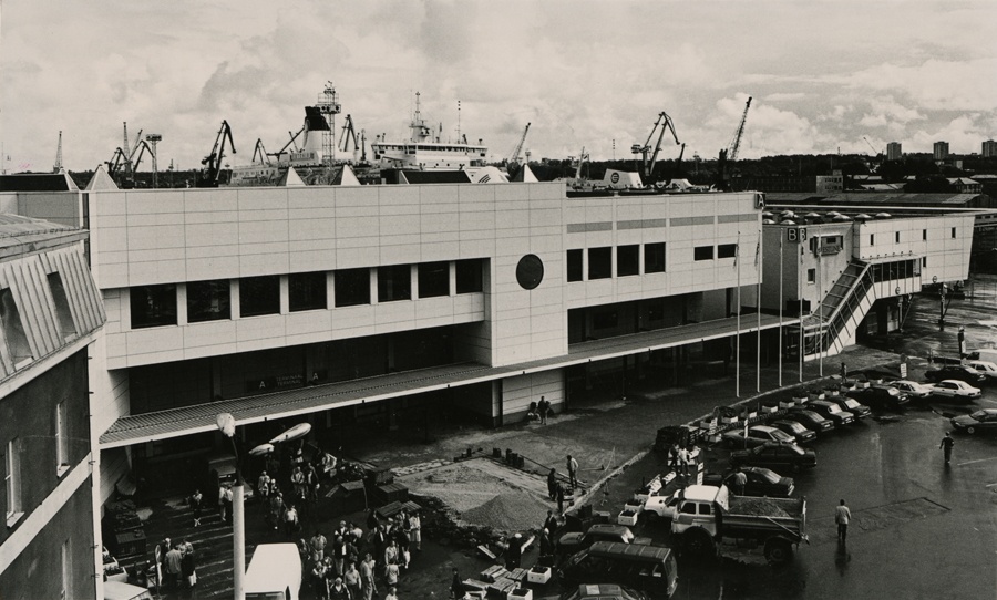 Tallinna reisisadama A-terminal, ehitusaegne vaade. Arhitektid Emil Urbel ja Ülo Peil