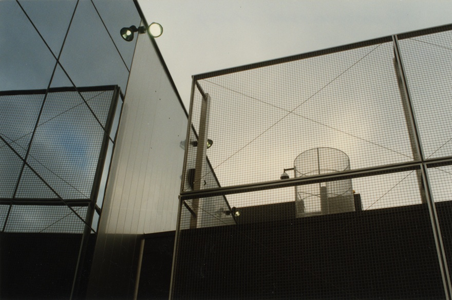 Eesti Forekspank Tallinnas, fassaadi detail. Arhitektid Jüri Okas, Marika Lõoke, sisearhitekt Tõnu Veimer