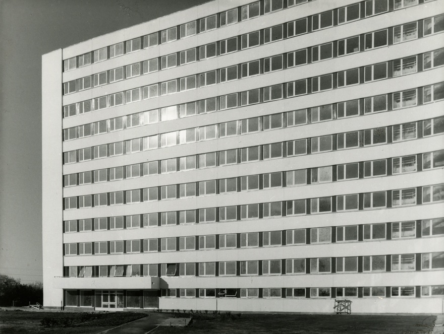 Sadama haigla Tallinnas, palatikorpuse vaade. Arhitektid Paula Koido, Helje-Reet Aurik, Kirsti Laanemaa