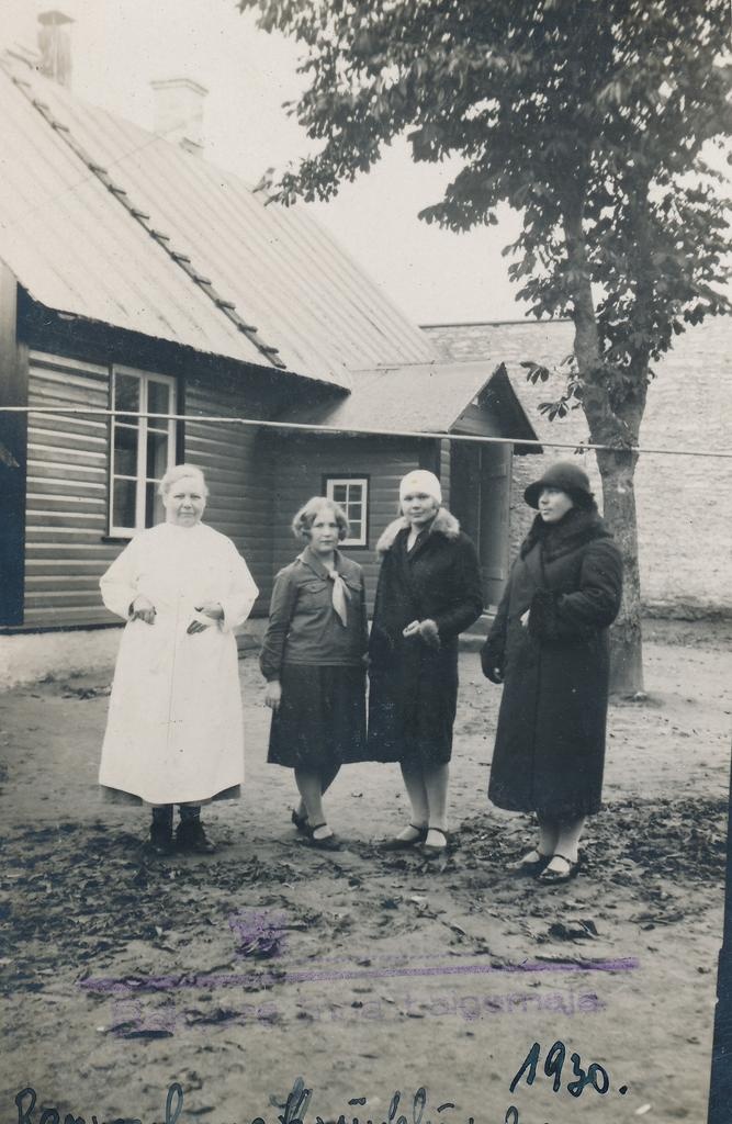 Rakvere linna haigemaja hoovis