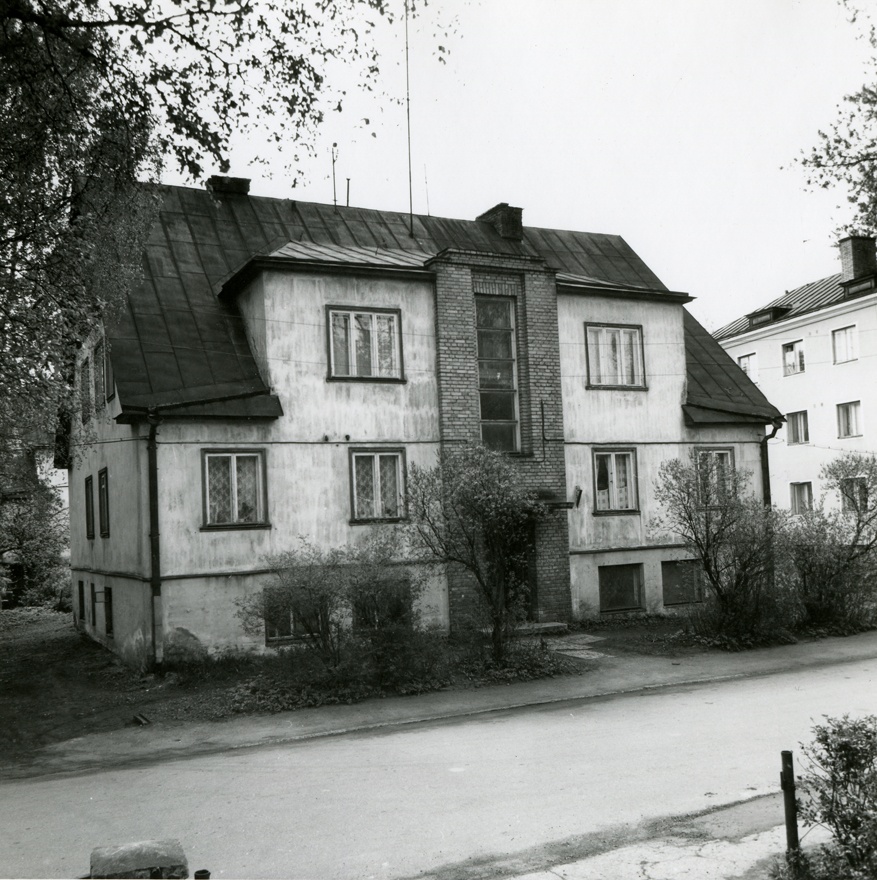 Tüüpelamu Tallinnas Taime tn, vaade hoonele. Arhitekt Karl Tarvas