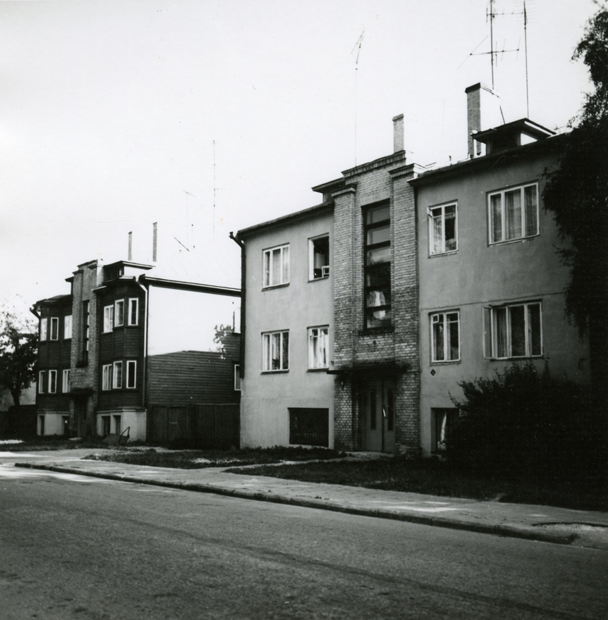 Tallinna-tüüpi korterelamud Roo 12 ja 14, vaade hoonetele. Arhitekt Karl Tarvas