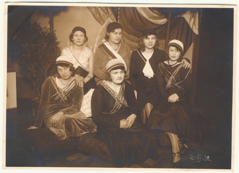 Grupipilt: grupp korporatsiooni Amicitia liikmeid