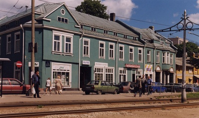 Elu- ja ärihoone Tallinnas Kopli tn, ees trammitee. Arhitekt Viktor Jenken  similar photo