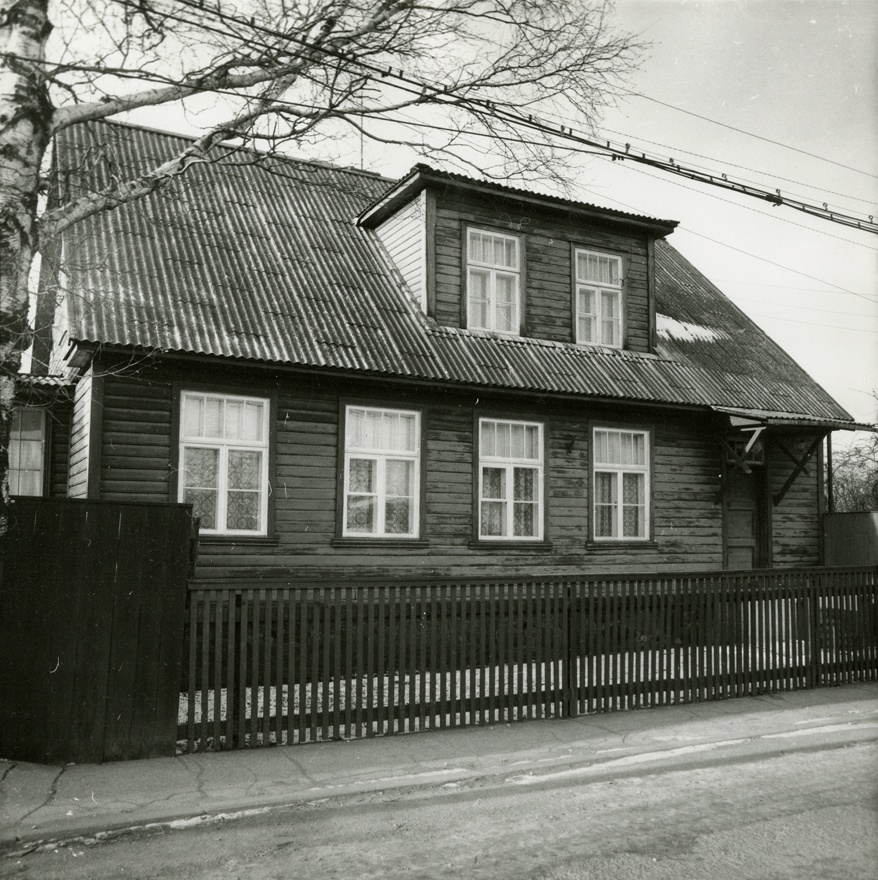 Eramu Tallinnas Neeme tn-l, hoone vaade. Arhitekt Edgar Kuusik