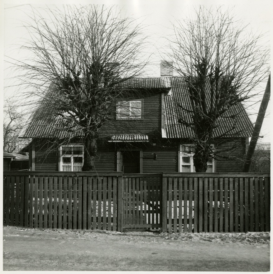 Eramu Tallinnas Neeme tn-l, hoone vaade. Arhitekt Edgar Kuusik