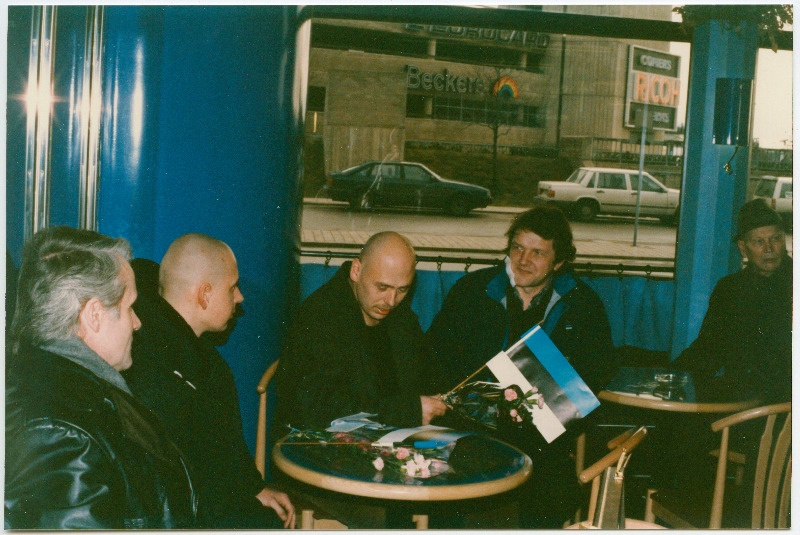 NSV Liidust väljasaadetud Eke-Pärt Nõmme ja Vello Väärtnõu vastuvõtmine.