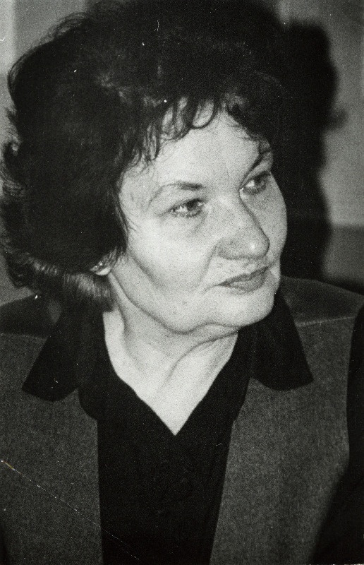 Tallinna Üldgümnaasiumi kunstiõpetaja Ülle Kaarnamets.