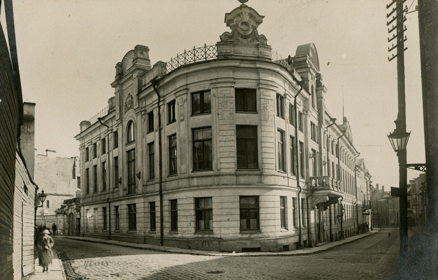 Aadliklubi Tallinnas, vaade hoonele. Arhitektid Arthur Hoyningen-Huene, Nikolai Thamm noorem