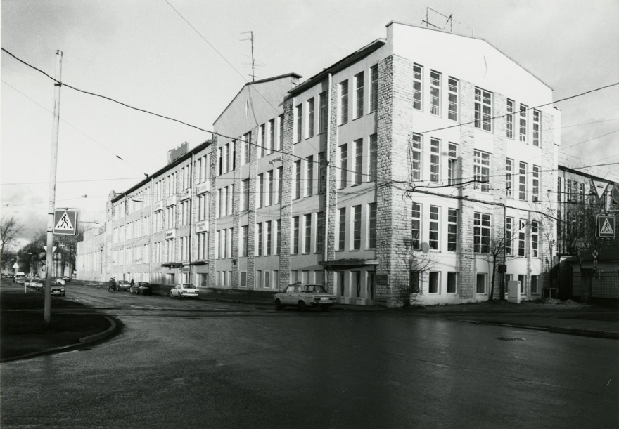 Lutheri mööblivabrik Tallinnas, vaade hoonele. Arhitektid Nikolai Vassiljev ja Aleksei Bubõr