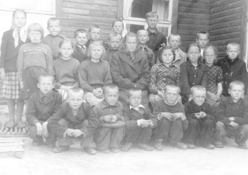 Saatse. Satserinna 7-klassilise kooli klassipilt