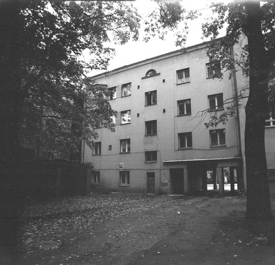 Elu- ja ärihoone Roosikrantsi 4, vaade maja tagant. Arhitekt Eugen Habermann  similar photo
