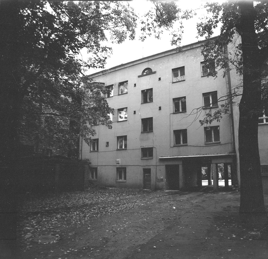 Elu- ja ärihoone Roosikrantsi 4, vaade maja tagant. Arhitekt Eugen Habermann
