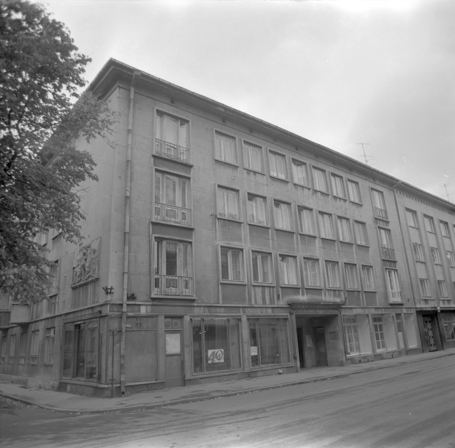 Elu- ja ärihoone Roosikrantsi 8b, vaade. Arhitektid Ott Puuraid, Harald Arman