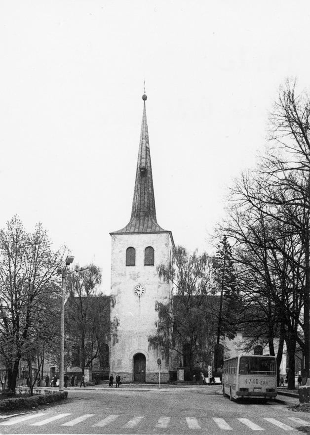 Paide Püha Risti kirik, vaade läänest. Rekonstr. G. Mühlenhausen