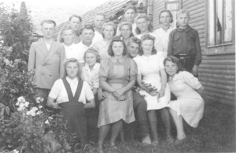 Saabolda küla noored