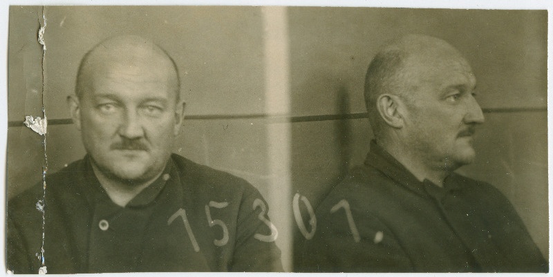 Uljanov, Mihhaili (sünd 1882) vangifoto. Foto Runge, Adelbert Romani p. (s. 1907), Runge, Gerhart Romani p. (s. 1898), Runge, Olga Mihhaili t. (s. 1903), Uljanov, Mihhail Pjotri p. (s. 1882), Uljanov Serafim Mihhaili p. (s. 1906), Uljanova, Ljubov Mihhaili t. (s. 1904), Uljanova,  Vassa Ivani t. (s. 1883) piiririkkumise uurimistoimikust.