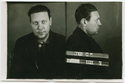 Vets, Arnold Johannese p. (s. 1911). Vangifoto uurimistoimikust.  duplicate photo