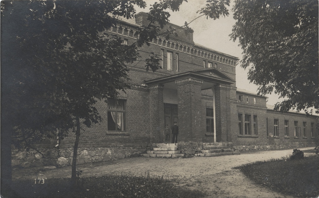 [the house of the Estonian Farmers Society of Viljandi]