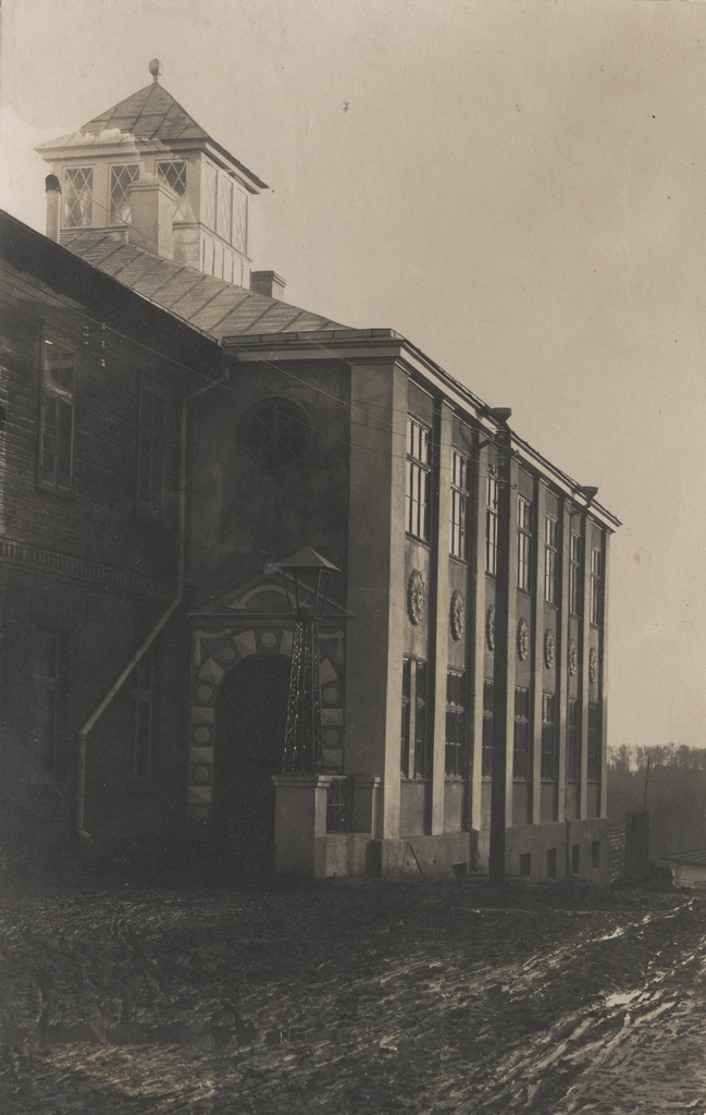 [Viljandi School House]