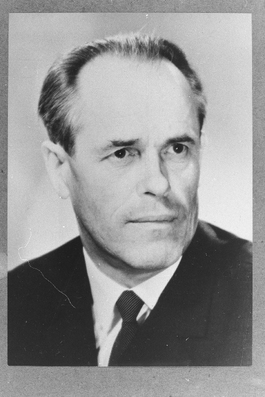 Kallaste, Heino - NSV Liidu ülemnõukogu  VIII koosseisu saadik.