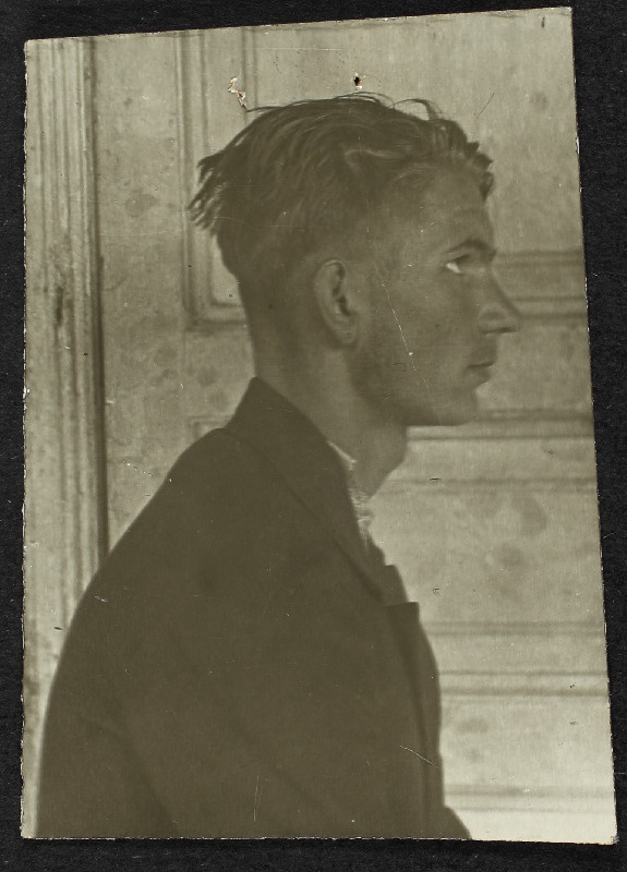 Paul Õunapuu külgvaates (uurimistoimiku foto)