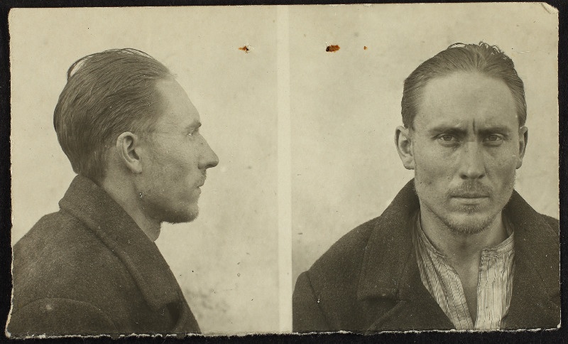 Juhan Rässo otse- ja külgvaates (uurimistoimiku foto)