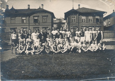 Rahvusvahelistest kergejõustiuvõistlustest osavõtjad  duplicate photo