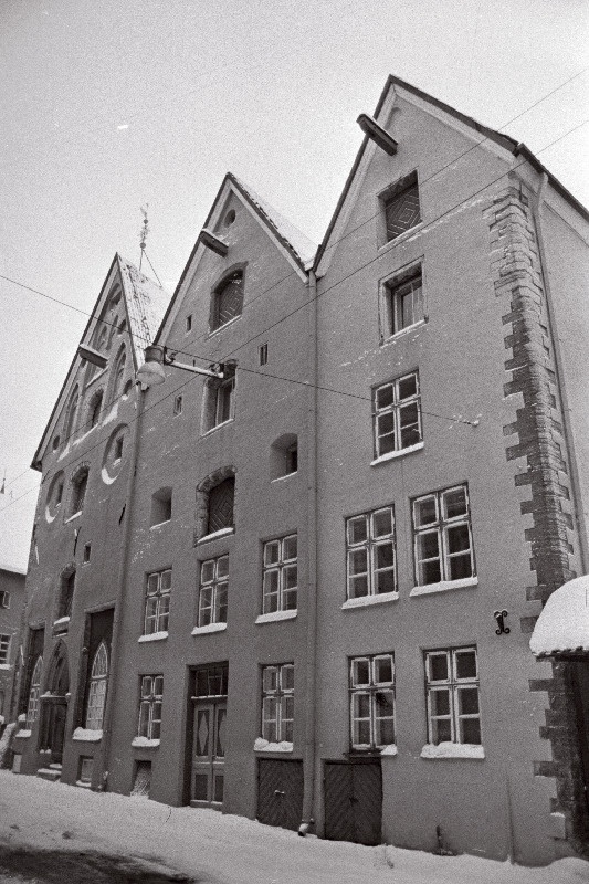 Hoonetegrupp "Kolm õde" Pikk tänav 71.