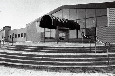 Tallinna Polütehnilise Instituudi söökla-klubi välisvaade.  similar photo