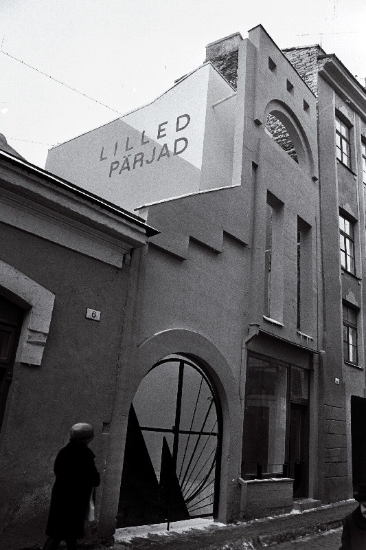 Vaade lillekauplustele Karja tänaval.