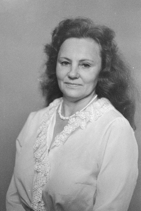 Adamson, Ilma, Eesti NSV rahvakunstnik - tantsuansambli "Sõprus" kunstiline juht.