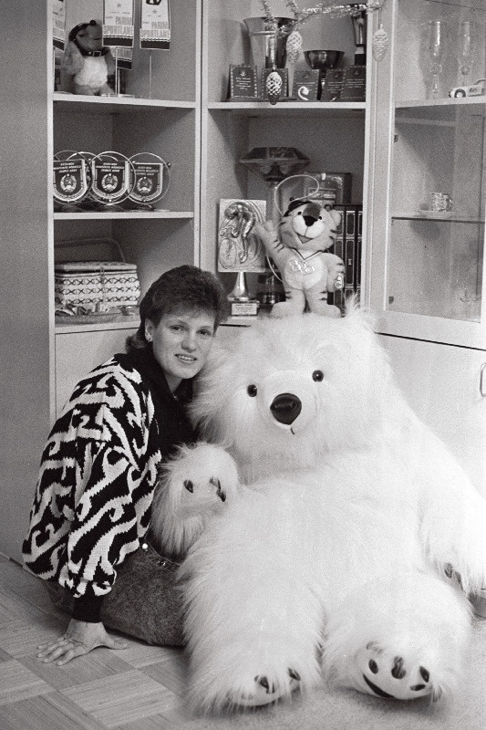 Souli olümpiamängude kuldmedalivõitja trekisõidu sprindis, maailmameister Erika Salumäe kodus.