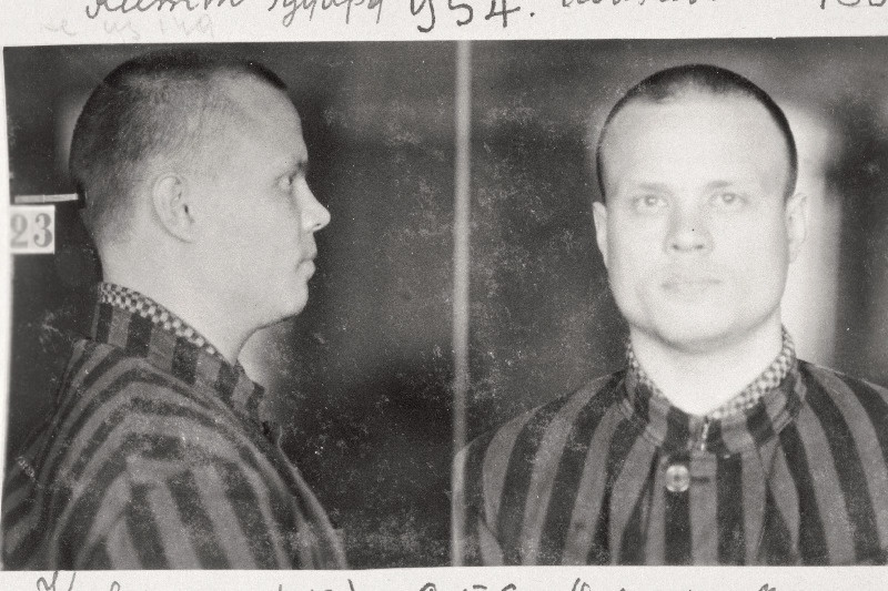 Nõukogude Liidust salaja Eestisse noorkommuniste instrueerima suunatud, 1932.a. 10 aastaks sunnitööle mõistetud Osvald Oskari poeg Kivisson enne vanglast vabastamist ja Nõukogude Liitu välja saatmist.