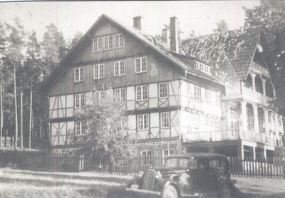 Foto ja negatiiv. Sõiduauto Chevrolet 0-42 Kubijal Kaitseliidu puhkekodu ees 1936.a.  similar photo