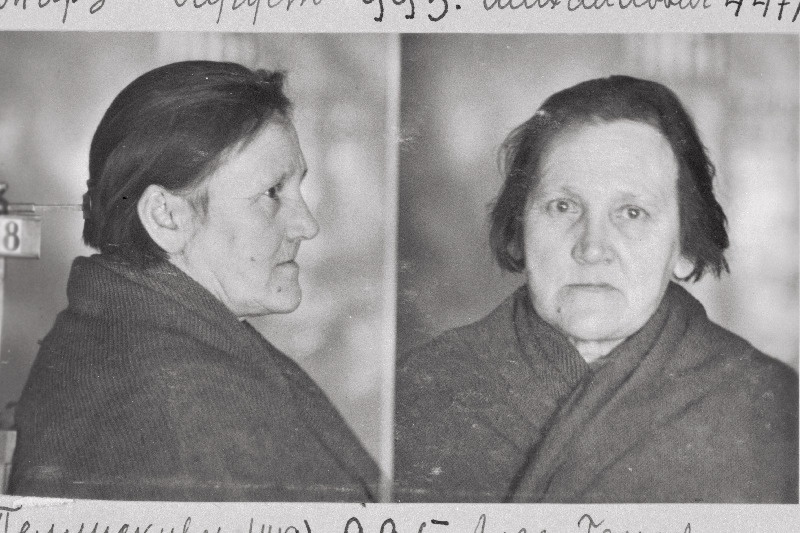 Kommunistide varjamise eest 1936.a. 6 aastaks sunnitööle mõistetud Liisa Hansu tütar Telliskivi enne amnesteerimist.